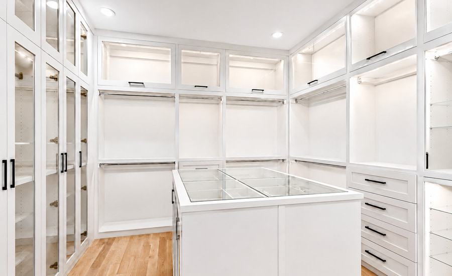 toro section walk in closet 900x550 1